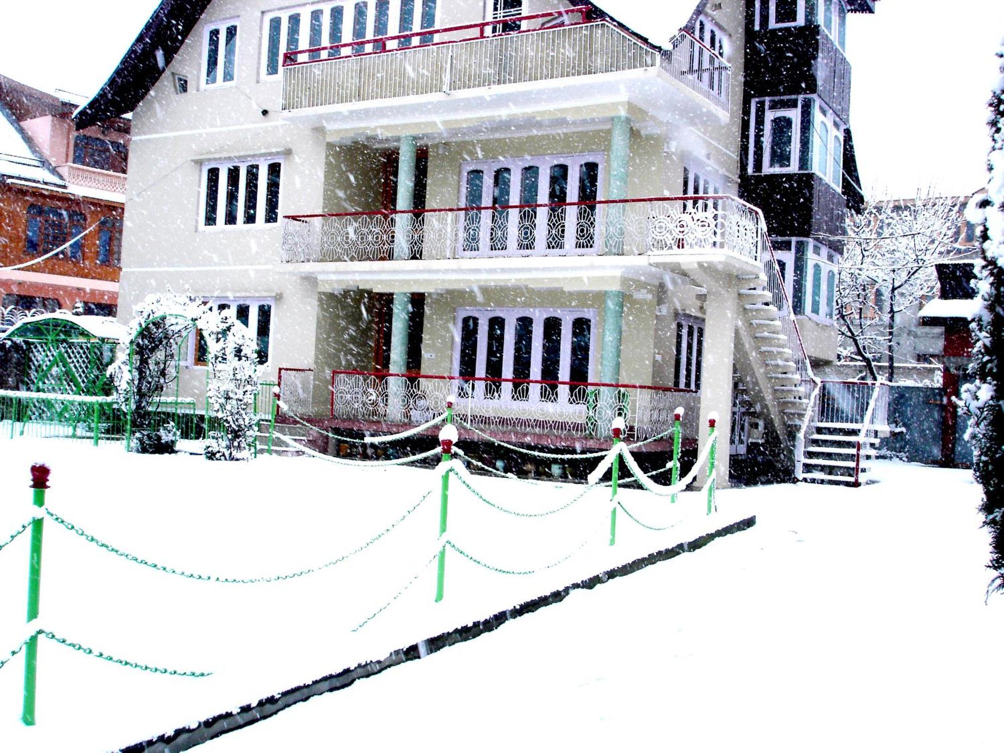 Ikraam Inn Bed & Breakfast Srinagar  Exterior photo