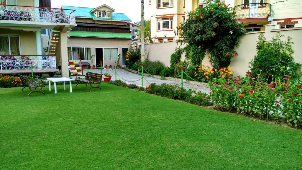 Ikraam Inn Bed & Breakfast Srinagar  Exterior photo